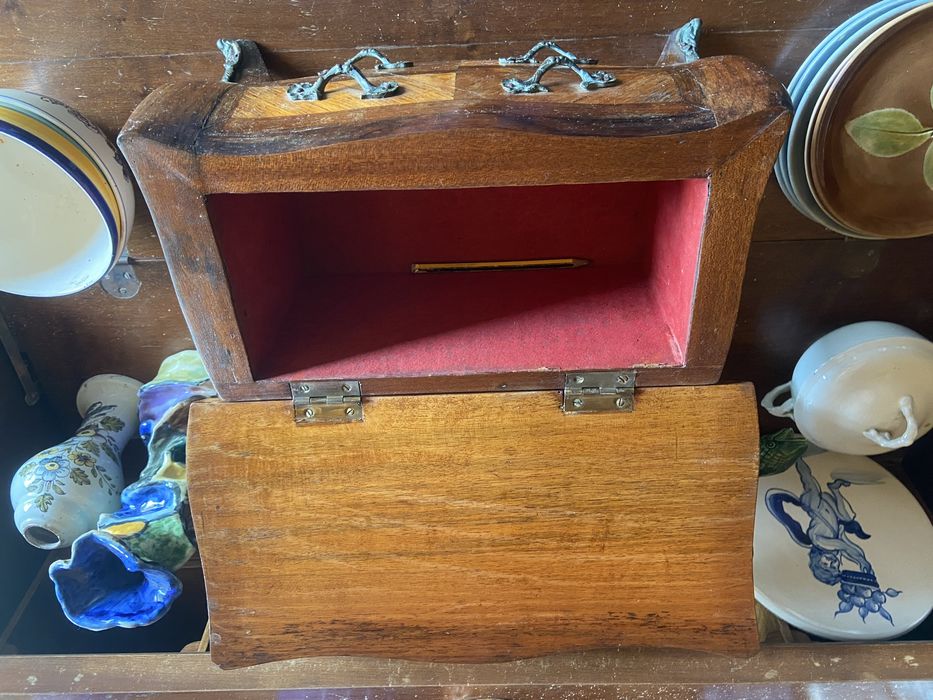 Mini comoda em varias madeira