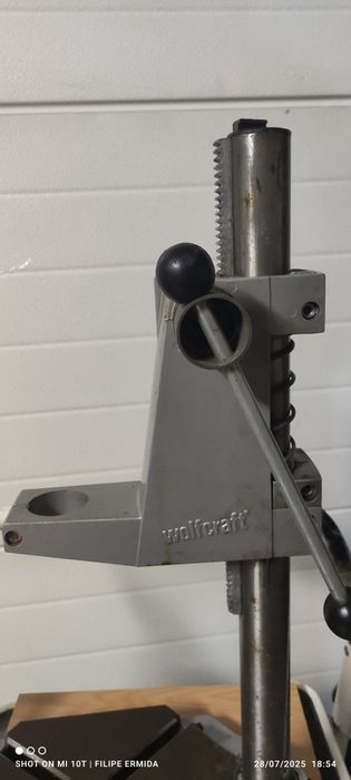 Suporte vertical berbequim