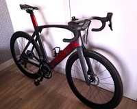 TREK MADONE SLR 8 DISC eTap Sram Force rama 56