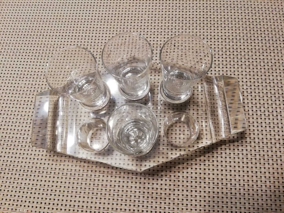 Tacka szklana pod kieliszki
