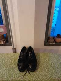 Vendo Sapatos de Senhora DAKAR muito bonitos como novos