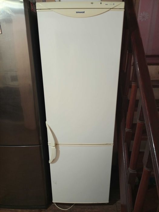 Холодильник  двокамерний snaige