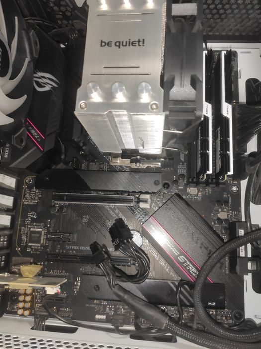 Материнська плата Asus Rog Strix b550f