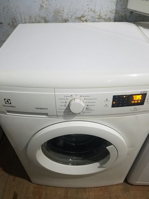 Стиралка Electrolux 7кг 1000обертів