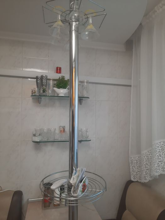 Кухня пряма 2.60 м з барною стійкою  стіл та диван кухоннийз нішею