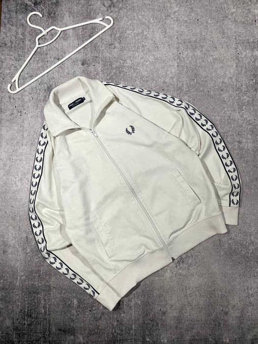 Олимпийка Fred Perry с лампасами