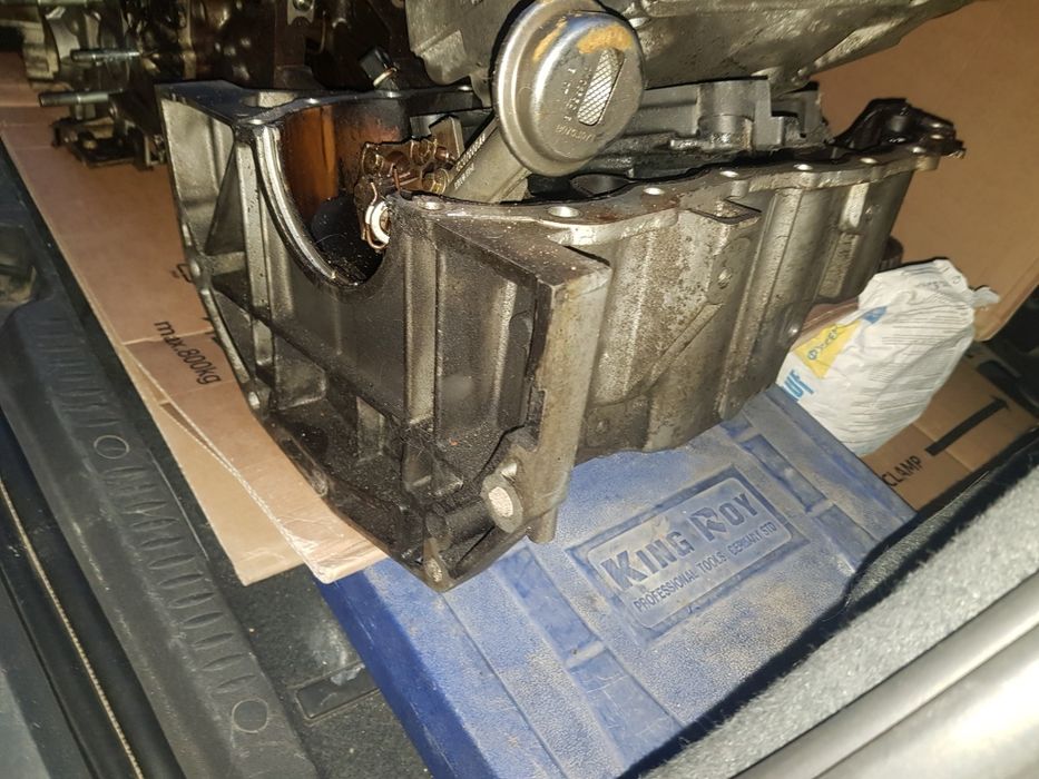 K4M renault megan scenik 1.6 блок пеньок картер форсунки