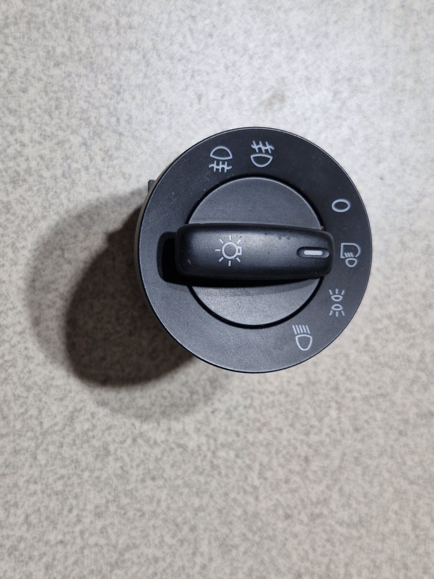 Wlacznik swiatel vw golf 5 plus