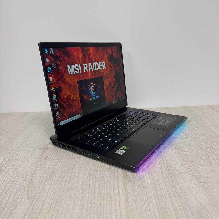 MSI Raider GE66 10SFS  240Hz  i7-10750H 32GB SSD 1TB RTX 2070 Super