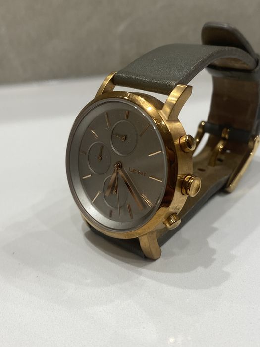 Zegarek DKNY – elegancki, klasyczny, unisex