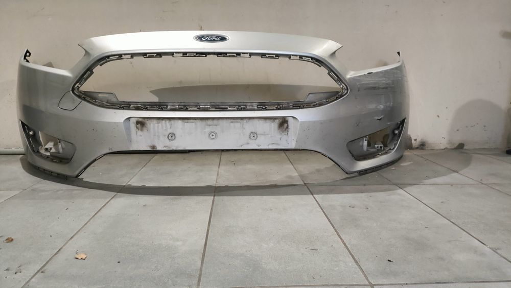 Zderzak ford focus MK3 po lift srebrny 0B