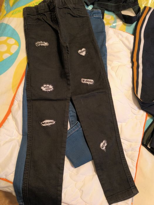 Diversas calças e vestido