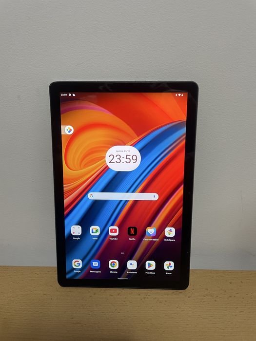 Tablet Lenovo M10 de 3ª geração em preto.