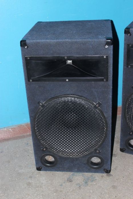 Продам колонки Alphard 600W