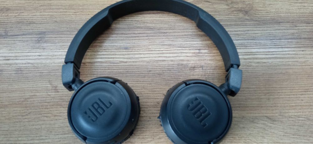 JBL Bluetooth наушники