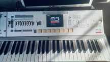Korg M3 expanded z modułem Radias plus klawiatura plus hard case.