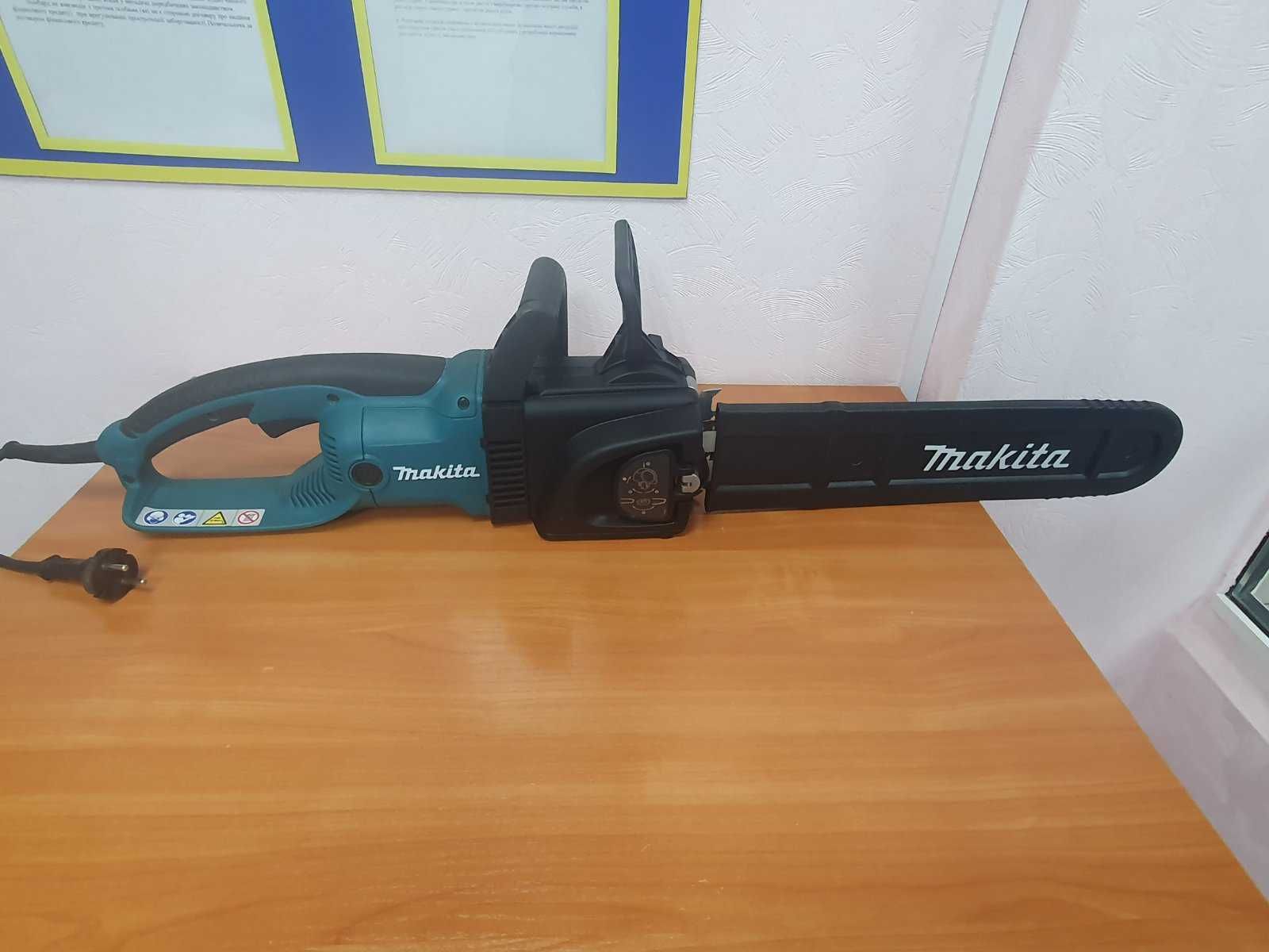 Електропила Makita UC4030A