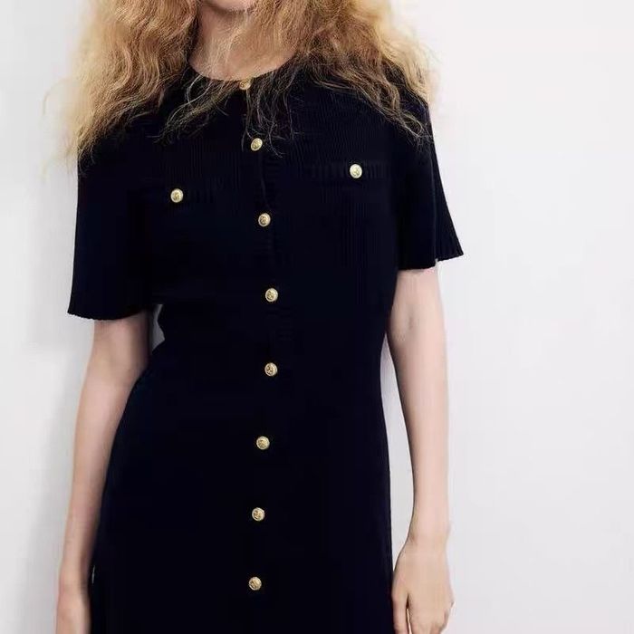 Елегантна трикотажна сукня з короткими рукавами сукня тепла S