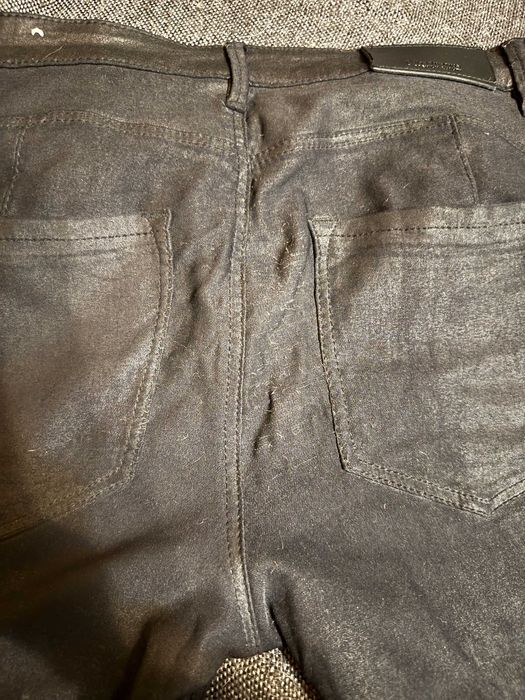 Spodnie woskowane, skórzane, skinny, czarne, rurki, Stradivarius, M