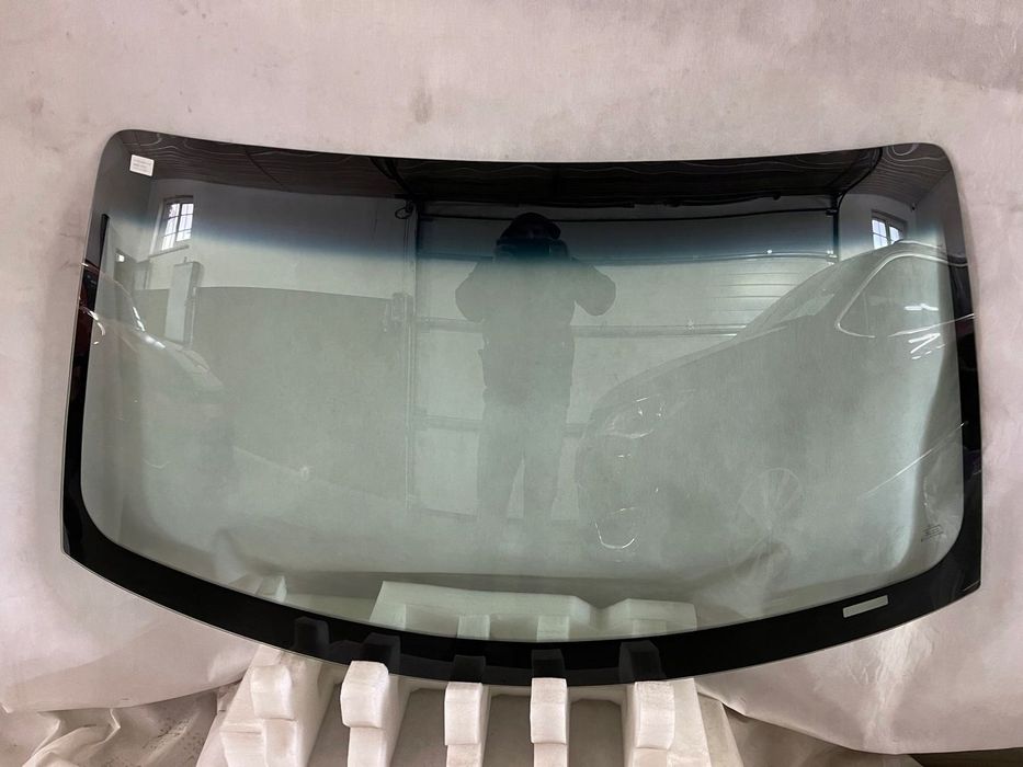 FORD MUSTANG IV 4 SZYBA PRZEDNIA 1994 - 2004 NOWA