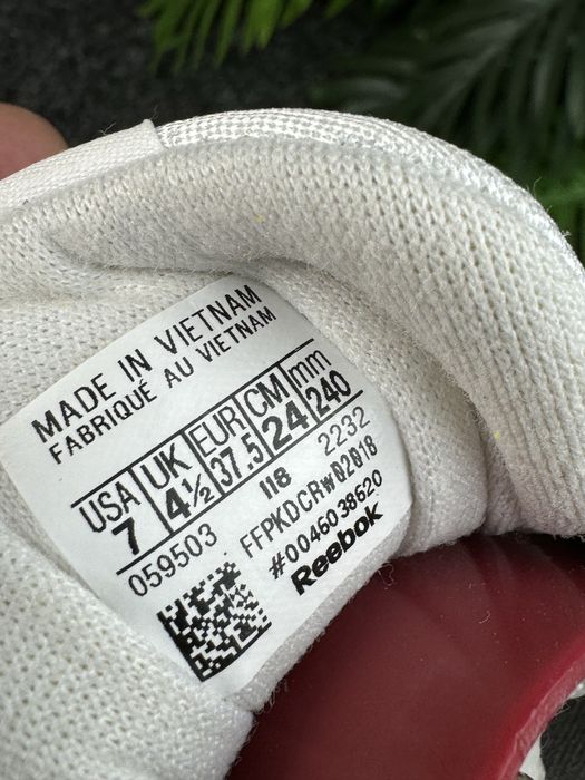 Кросівкі шкіряні Reebok Classic розміри 37,5 24 см