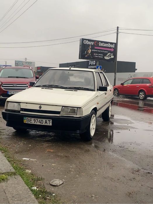 Обміняю авто рено  9