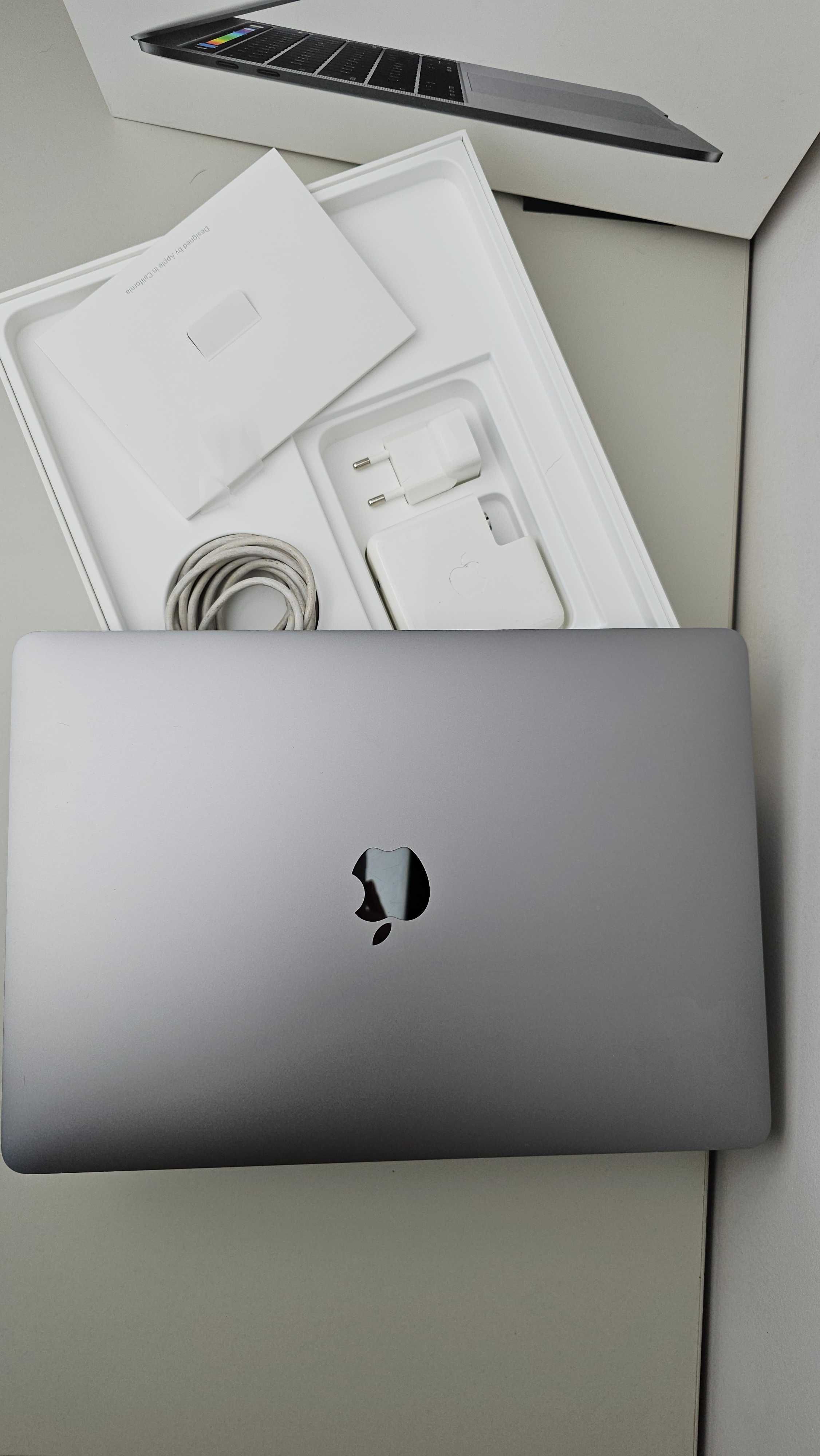 Macbook Pro 13" i7 (A1706)