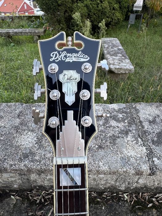 D'Angelico Atlantic Deluxe LTD