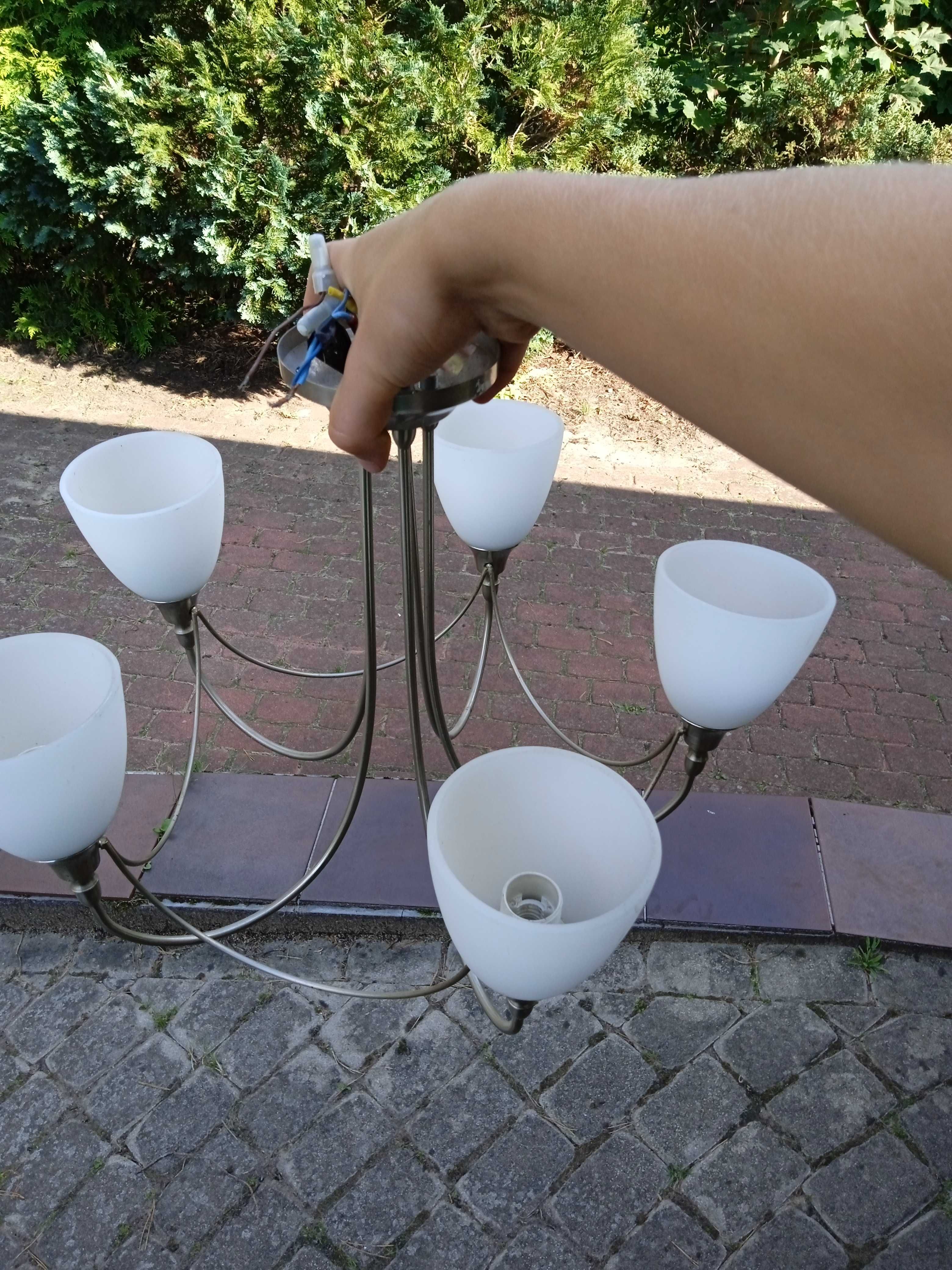 Żyrandol\lampa   biały szklany
