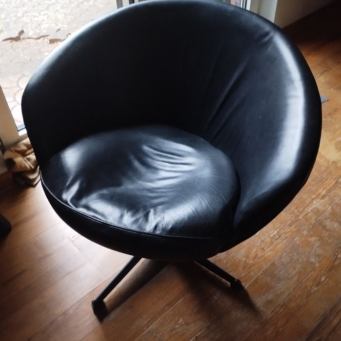 Skóra -Skarb PRL fotel muszelka