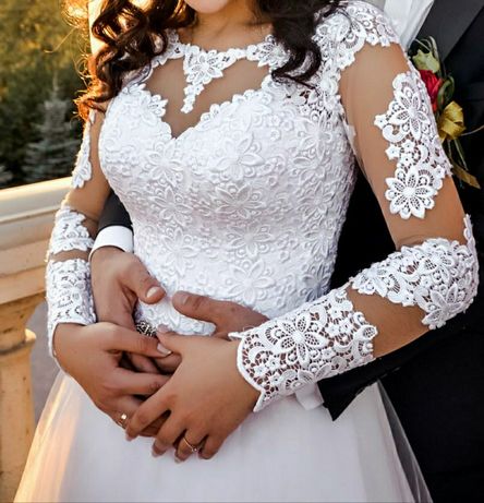 Свадебное платье ( не венчанное)