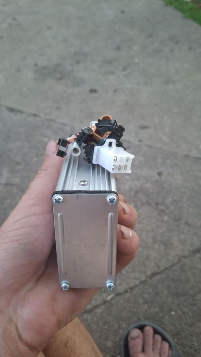 Блок управління єлектросамоката