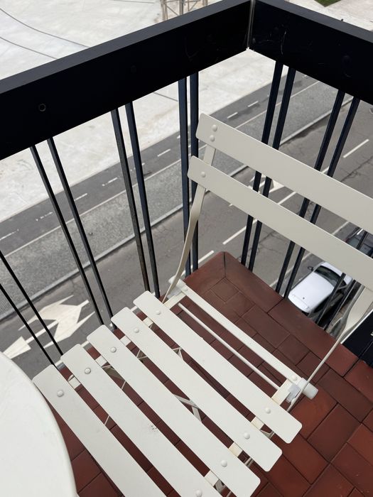 Conjunto mesa + 2 cadeiras