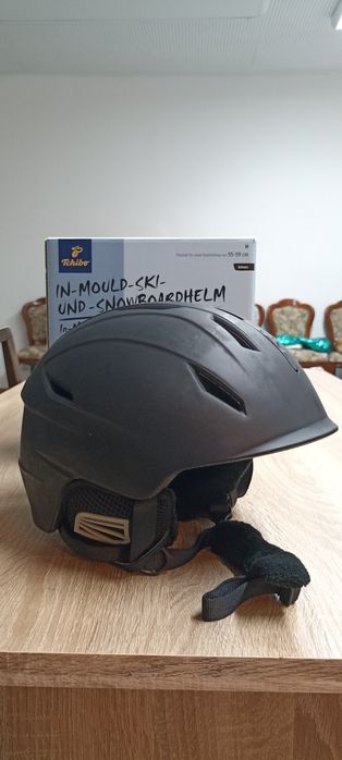 Лижний/Сноубордичний шолом Tchibo In-Mould (Чорний)
​Опис товару
​Це л