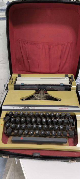 Antiguidade - Máquina de escrever