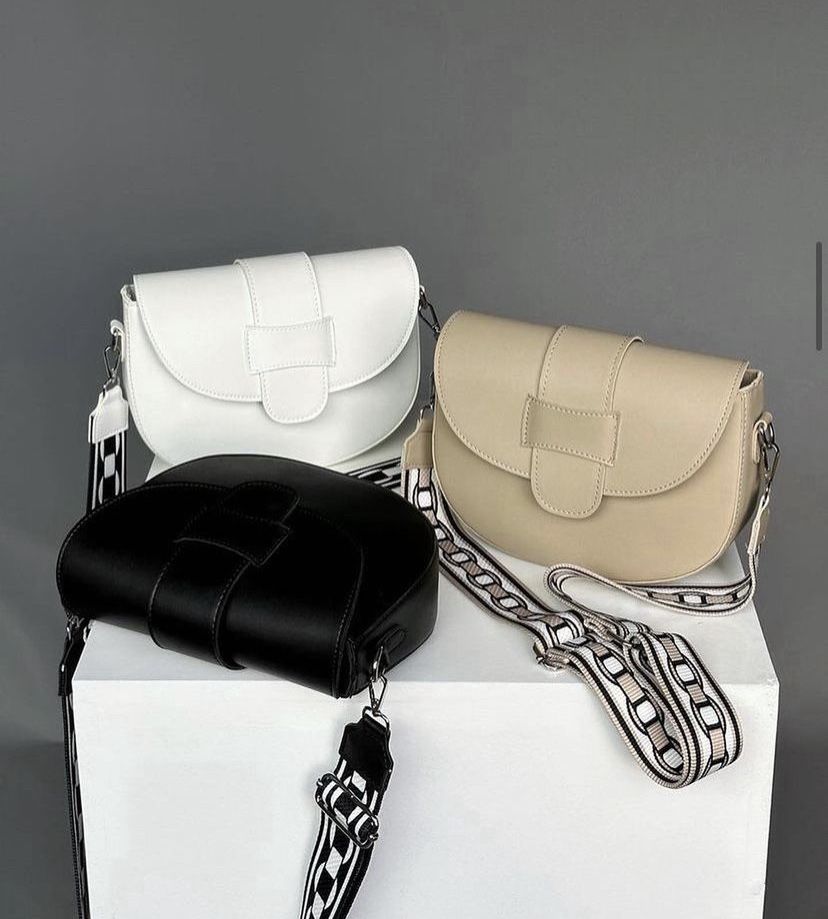 Супер стильна сумка ,в наявності в кольорах:беж,чорна,біла