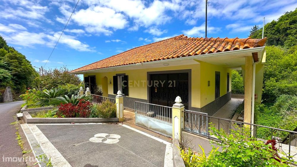 Casa T4 com Vista Mar e Montanha em São Vicente, Madeira