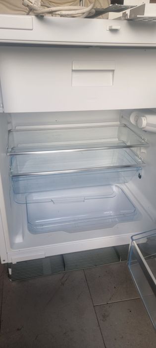 Холодильник встройний Bosch