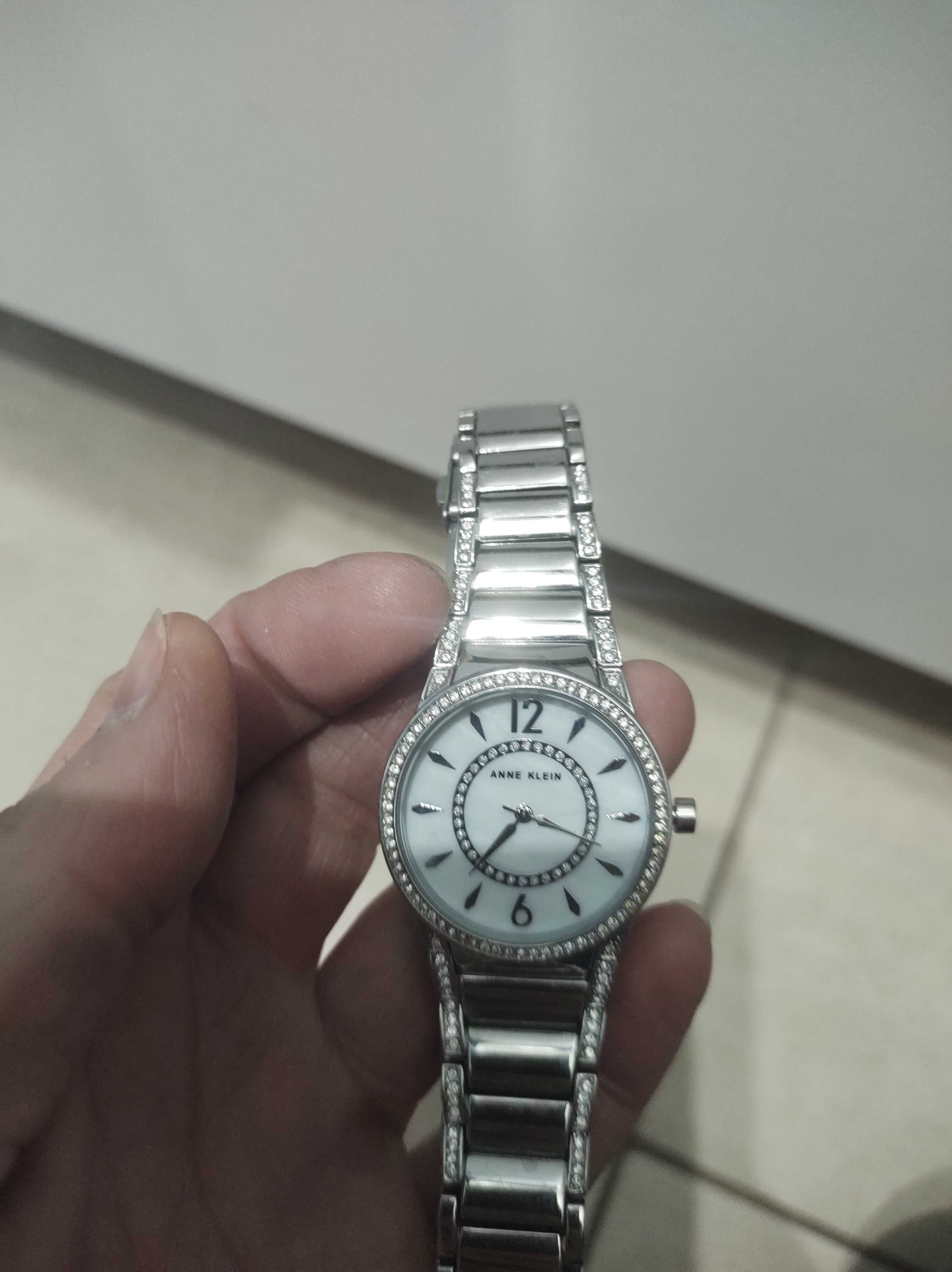 Anne Klein exkluzywny zegarek bizuteryjny