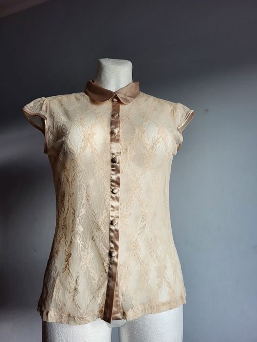 Beżowa koronkowa bluzka z kołnierzykiem M L