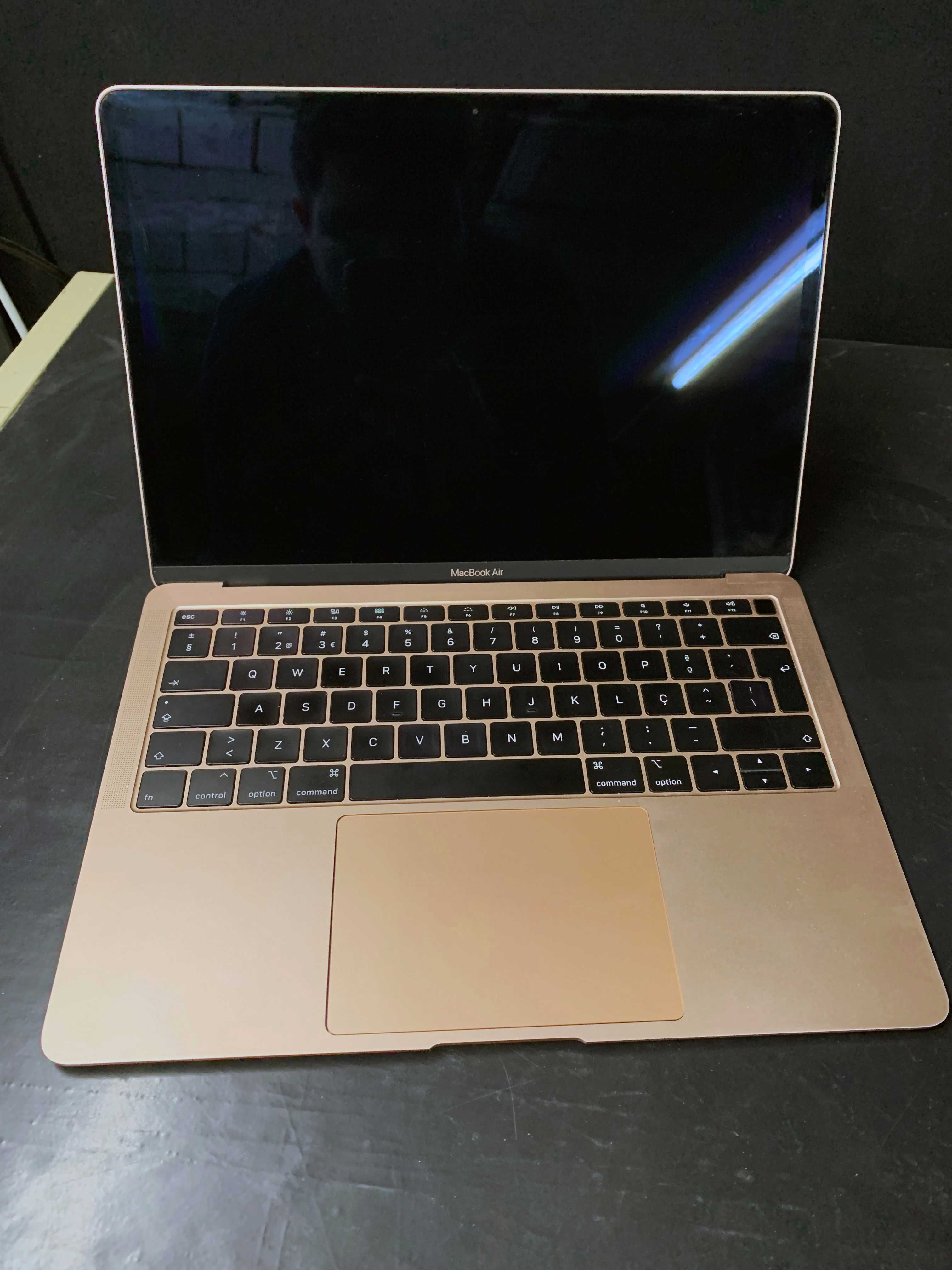 MacBook Air (A1932) - Para peças