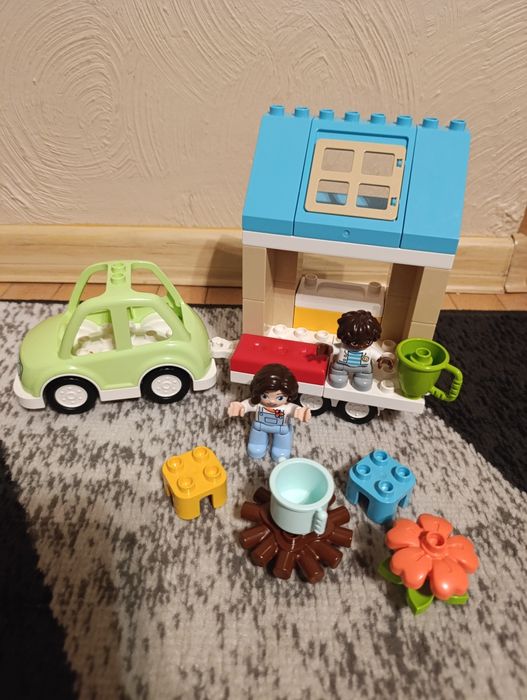 LEGO DUPLO Dom rodzinny na kółkach 10986