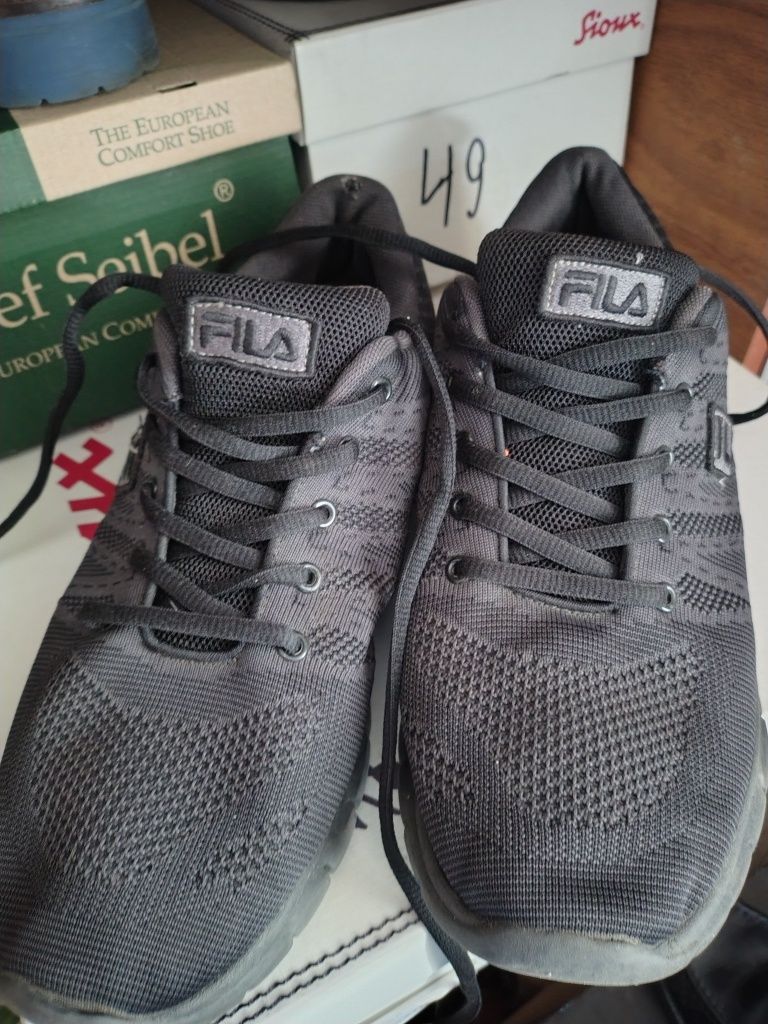 Кросівки чоловічі FILA 44 р.
