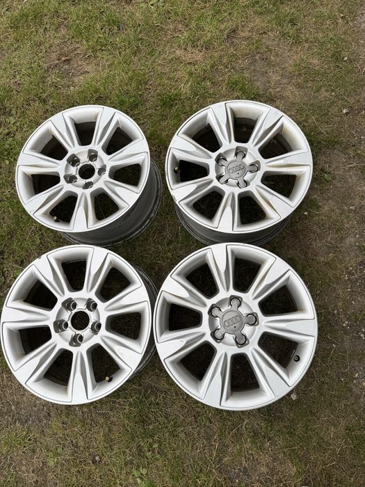 Audi A4 B8 Felgi aluminiowe R 17 8Jx17 ET26 5x112 8K0601025B