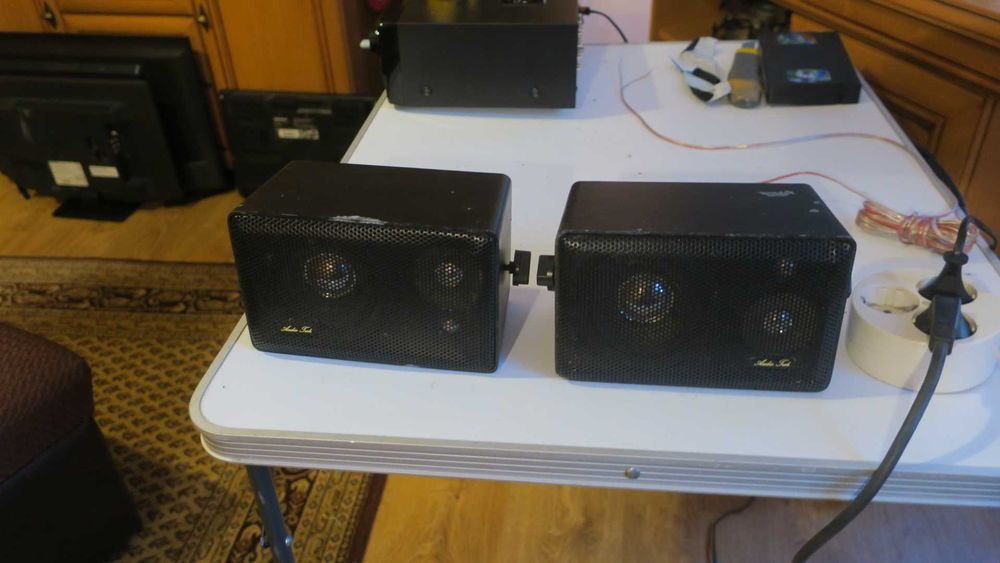 Kolumny głośnikowe Audio Tech - 2 sztuki