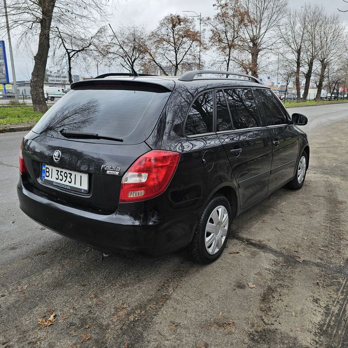 Skoda fabiaCombi  Шкода фабия
