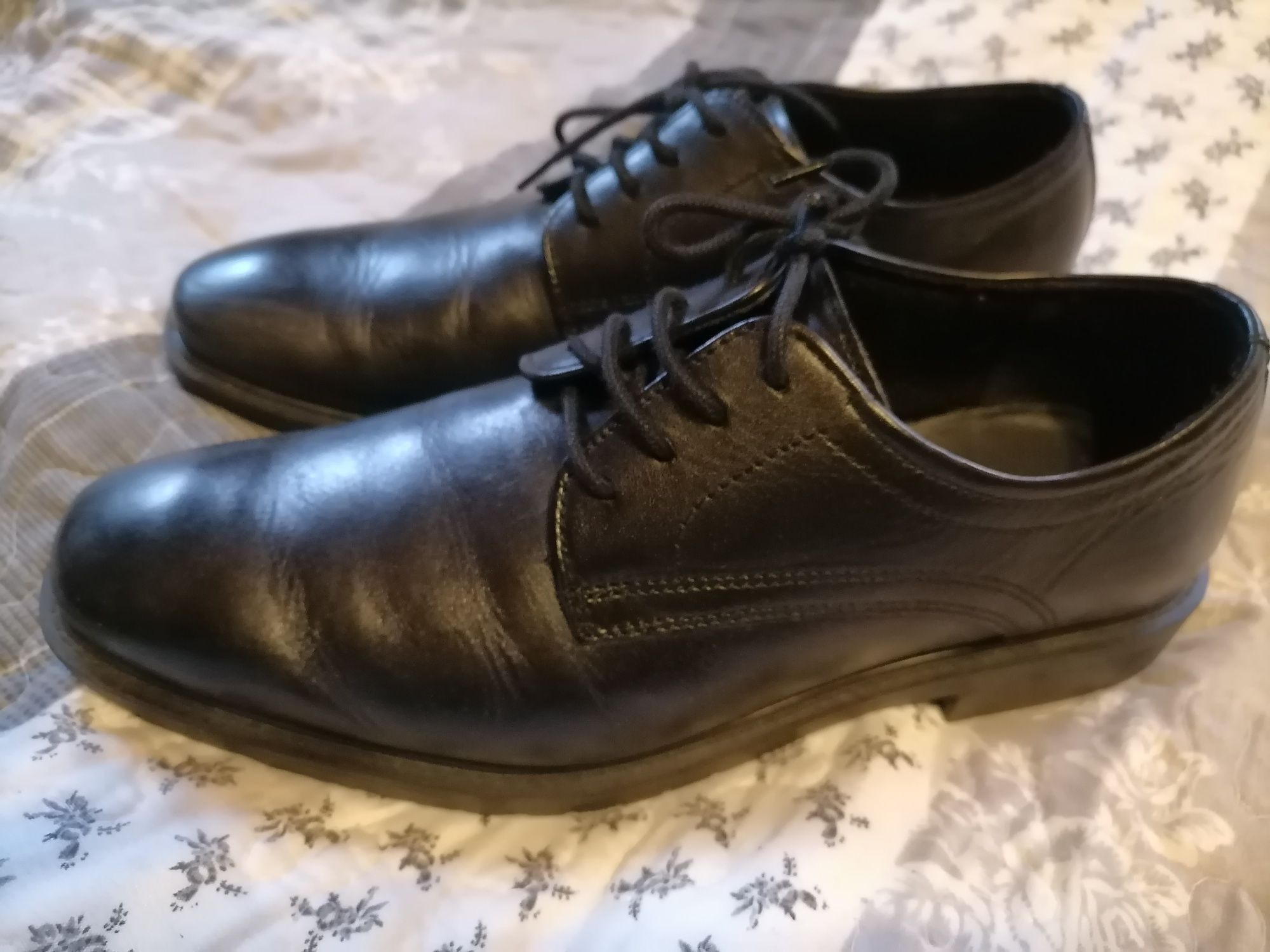 Buty chłopięce wyjściowe