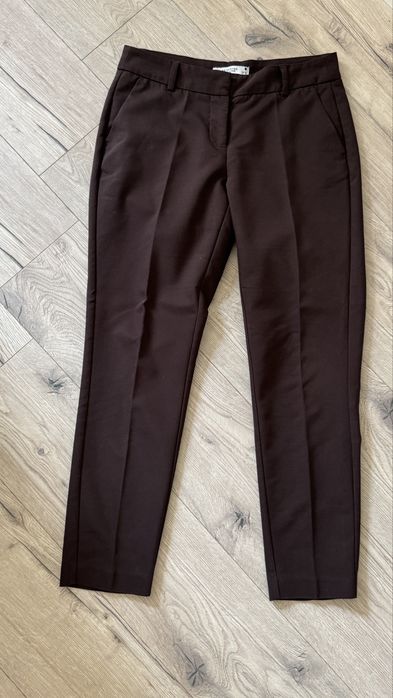 Reserved ciemno brazowe spodnie cygaretki eleganckie