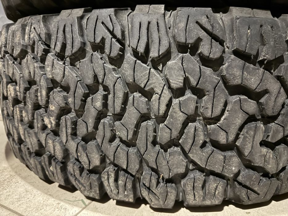 Резина BF Goodrich All Terrain KO2 275/65/17 (4шт, 22 рік)