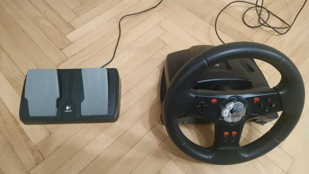 Руль и педали Logitech Formula Vibration Feedback Wheel.